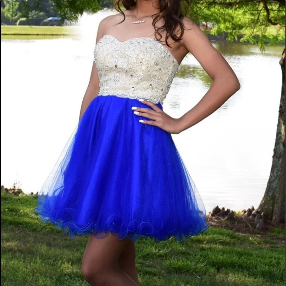 Beautiful dress for School Dance, Homecoming, Prom, wedding or birthday party.